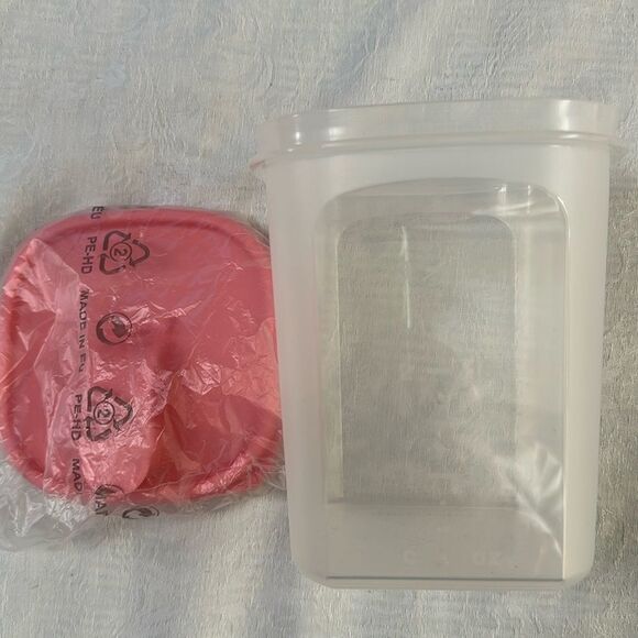 Tupperware Container Pour Spout Pink 24 oz - Picture 1 of 5